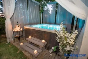 Champagne suites - Image 1