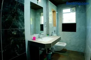 Hotel green hills - Image 2