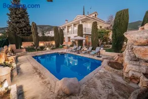 "The Chill Inn" Pool, Garden, BBQ & Chill areas - Image 1