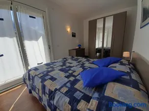Lake View Apartment - Image 3