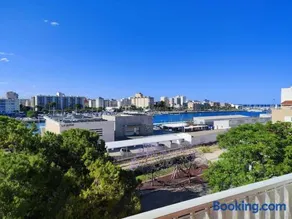 Apartamento con vista al puerto - Image 1