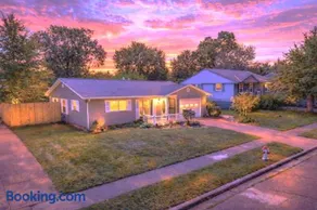 Private Home - Entire House - Ranch - Hot Tub - Pets Welcome - 2 King Beds - Kids Welcome - Fenced Yard - Free Wifi - Quiet Neighborhood - Image 2