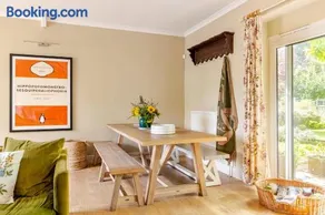 Spacious Country Cottage Sleeps 7, Air Con, Fire Pit & Dog Friendly close to Bath - Image 5