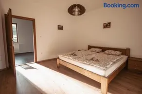 Molnár Apartment - Image 4
