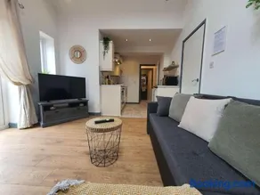 One Bedroom Private Garden Apartment BY PROPERTY PROMISE - Image 2