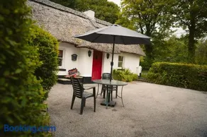 Longford Holiday Kitty Kiernan's Self Catering Thatch Cottage - Image 3