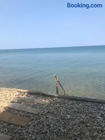 Georgian Bay Waterfront Cottage w Private Beach - Image 2