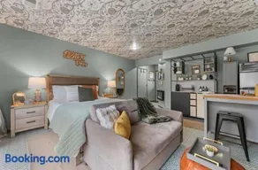 Ozark Oasis - Walk-in Studio w Patio, Pets OK! - Image 4