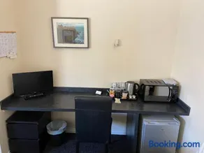Ivy Cottage-Serviced accommodation - Image 3