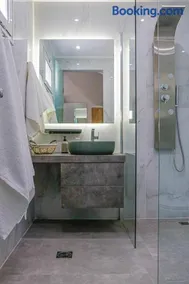 Terpsis Lodge - Image 1
