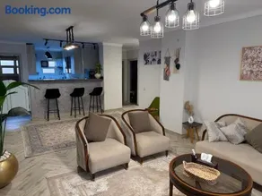 Cozy Apartment in Central Location, Comfort Stay - Image 2
