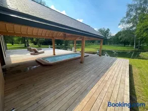 Suite climatisée de 120 m2 avec spa de nage, sauna et balnéo - Image 2