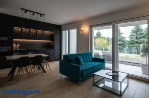 LuxeDesign Apartment - Image 4