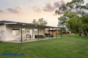 Riversands Rest Accommodation Scenic Riverfront Cottages, Paringa - Image 1
