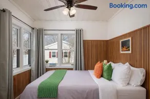 Family Retreat - 4 Bed 3 Bath Fireplace & Fun - Image 3