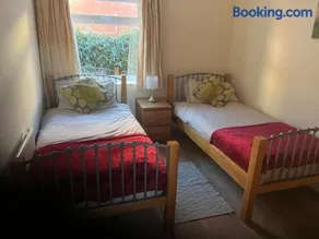 Large Ground floor apartment in the heart of Church Stretton with free parking - Image 5