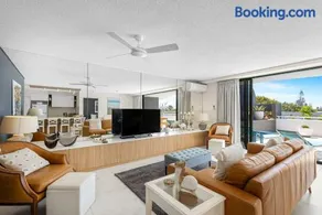 Lucaya Coolum Beach - Image 5