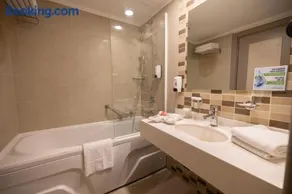 Fantasia Deluxe Hotel - Image 3