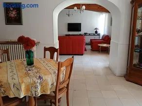 Gîte Confortable à Nargis avec Parking Privé, Proche Paris - Image 2