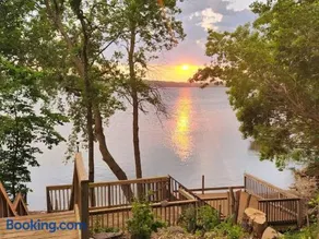 Family Shoreline Hideaway - Image 2