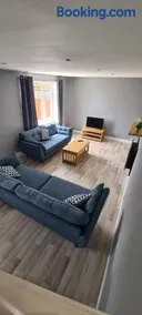 Well presented 3 Bed House- 9 Guests - Great for Leisure stays or Contractors -NG8 postcode - Image 1