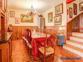 Cosy holiday home in Villanueva de Tapia with garden - Image 4