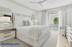 Chic Beachfront 2-bed - Saint Peters Bay 208 - Image 2