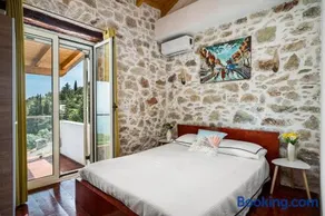 Art House Seaview & Jacuzzi Spartylas Sleeps 4 - Image 3