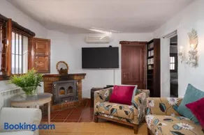 Villa with views and private pool near Malaga. - Image 2