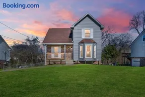 4BR Contractor & Family Stay Fast WiFi - Image 1