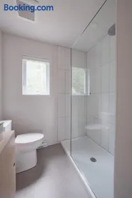 Chalet 2 OST Shefford - Image 4