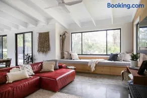 Bawley Beach House, Short Walk to Bawley Beach - Image 3
