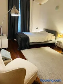 Grande chambre au bord du lac - Image 3
