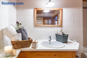 Fischer Apartments - Image 3