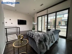 Lux Atlanta Home with Arcade room - Image 4