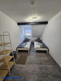 Gemütliche Dachwohnung in Bruchmühlbach-Miesau - Image 2