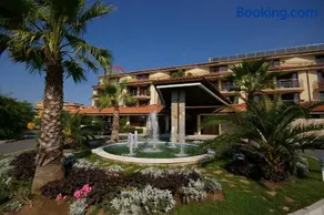 Laguna Beach Resort & Spa - Image 2