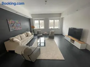 TruRetreats Design Loft für 8 Personen I Riesige Küche I eCharger I 65z SmartTV I 150qm - Image 3