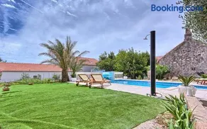 Lantana Holiday Home - Image 4