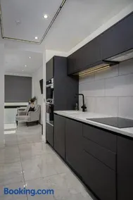 Stylish 2BR Apartment with Private Steam Room - Image 3