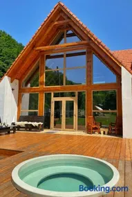 Scrind 11 - Madleine Chalet - Image 2