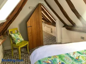 3 The Olde Barn Apartments - Image 3