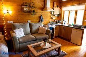 Cherry Cabin - Little Log Cabin in Wales - Image 4