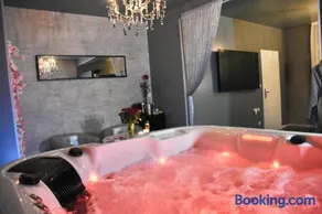 Luxury & Love - Professional Jaccuzzi and Spa - Image 1