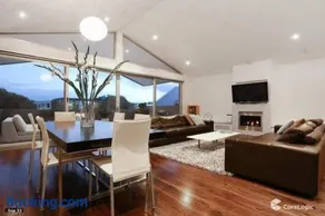 Spacious apartments in the heart of Sorrento - Image 4