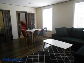 Yellow Center Holiday Home - Image 2