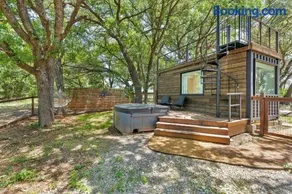 The Tiny 'Tainer - Tiny Container Home w. Hot Tub! - Image 3