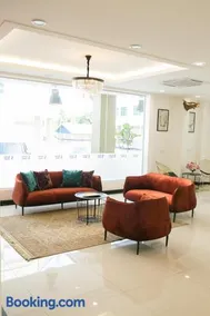 Savana Hotel & Serviced Apartments - Image 5