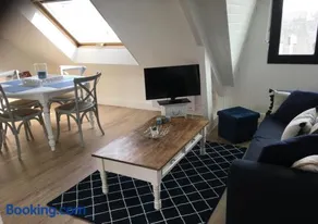 TOUT A PIED ! T2 25m2 - Parking privé - Wifi - Image 2