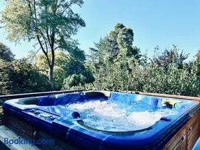 Mountain Villa with Spa and Lush Gardens - Image 3